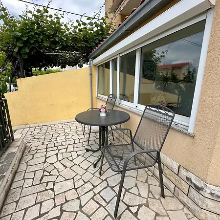 Apartman Car